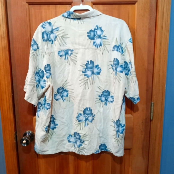 Banana Cabana 100% silk floral button up shirt size XXL - Picture 2 of 4